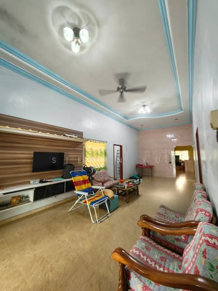 Rumah Teres 1 Tingkat untuk Dijual di Ulu Tiram (Johor) - Stefan Yu - Living Room - PropertyGuru.com.my
