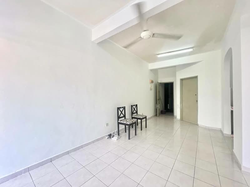Apartment for Sale at Pangsapuri Seri Mewah (Blok B) - Azli Ibrahim - Living Room - PropertyGuru.com.my