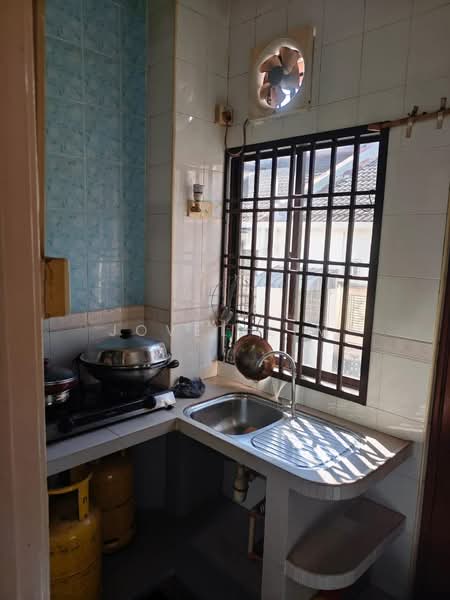 1-storey Terraced House for Sale in Taman Molek (Johor Bahru) - Jovel Lim - Kitchen - PropertyGuru.com.my