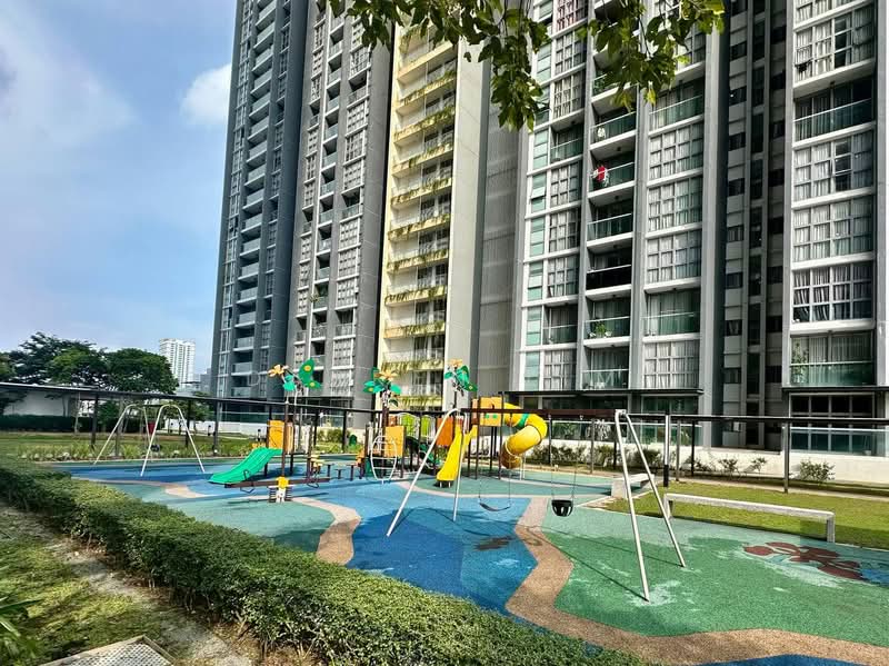 Kondominium untuk Disewa di Lakefront Residence - Darren Lim - Exterior - PropertyGuru.com.my
