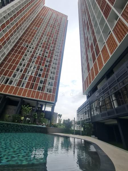 Kondominium untuk Dijual di The Legacy OUG - Lina Soong - Pool - PropertyGuru.com.my