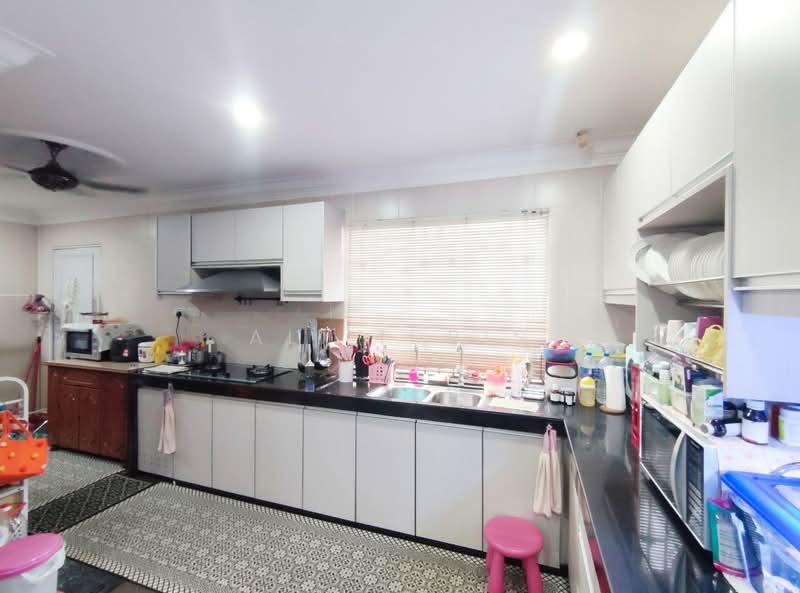 Rumah Teres 2-Tingkat untuk Dijual di Seksyen 8 (Bangi) - Ali Idris - Kitchen - PropertyGuru.com.my