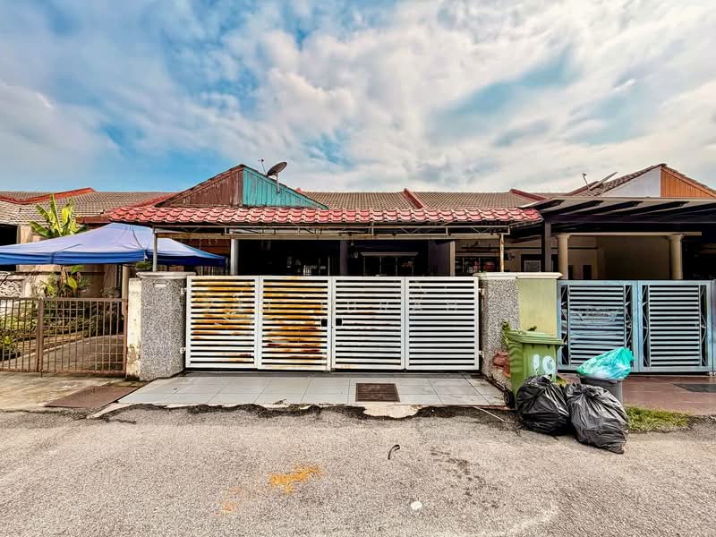 Rumah Teres 1 Tingkat untuk Dijual di Taman Sri Melor (Kajang) - Azli Ibrahim - Exterior - PropertyGuru.com.my