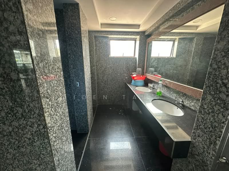 Factory for Rent in Tampoi (Johor) - Aiden Tang - Bathroom - PropertyGuru.com.my