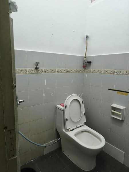 Rumah Teres untuk Disewa di Taman Asa Jaya (Kajang) - AK TAY - Bathroom - PropertyGuru.com.my
