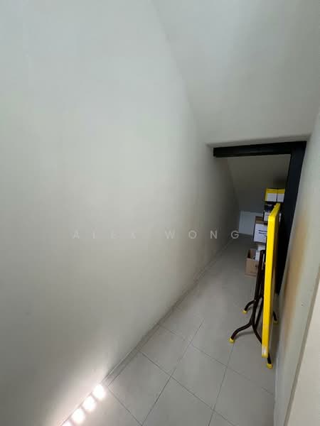Rumah Teres 3 Tingkat untuk Disewa di Lake Fields (Sungai Besi) - Alex Wong - Corridor - PropertyGuru.com.my