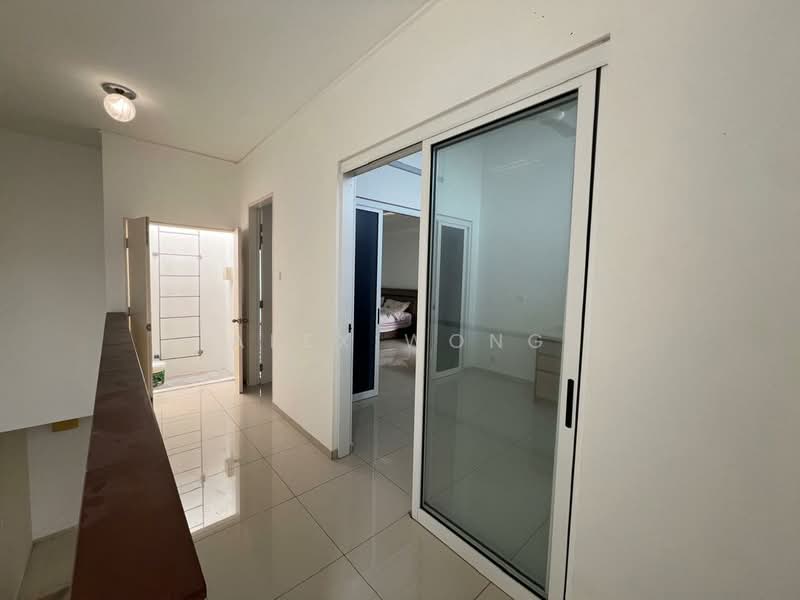Rumah Teres 3 Tingkat untuk Disewa di Lake Fields (Sungai Besi) - Alex Wong - Corridor - PropertyGuru.com.my