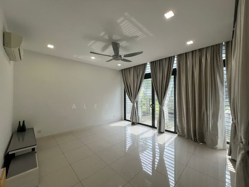 Rumah Teres 3 Tingkat untuk Disewa di Lake Fields (Sungai Besi) - Alex Wong - Living Room - PropertyGuru.com.my