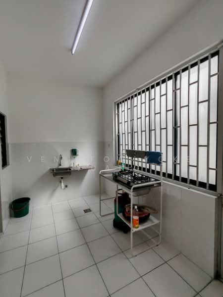 2-storey Terraced House for Rent in Setia Alam (Selangor) - Veni Foo Yoke Fuang - Kitchen - PropertyGuru.com.my
