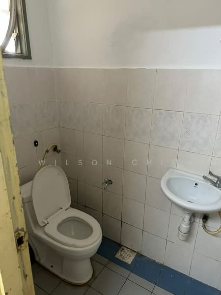 Flat for Rent at Pelangi Ara - Wilson Chin - Bathroom - PropertyGuru.com.my