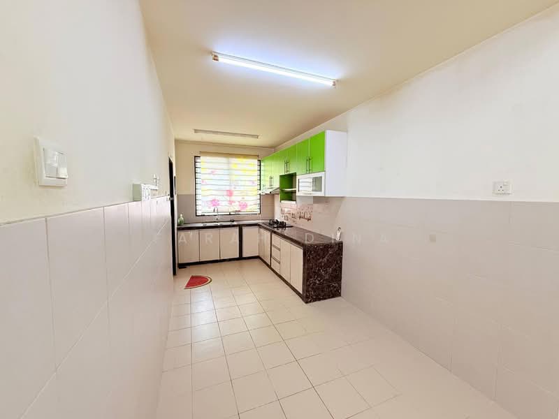 2-storey Terraced House for Sale in Bandar Country Homes (Rawang) - Farah Dina - Kitchen - PropertyGuru.com.my
