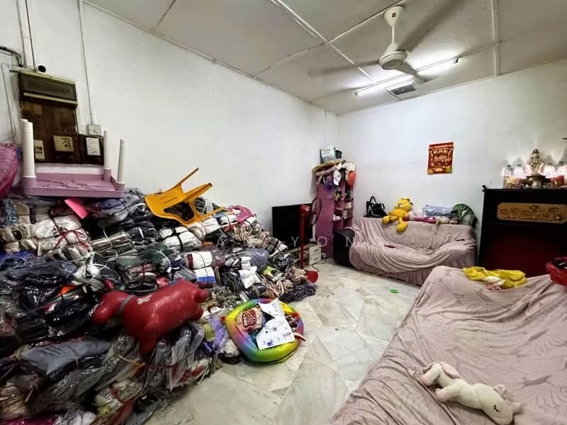 Rumah Teres 1 Tingkat untuk Dijual di Desa Jaya Kepong (Kepong) - Sean Yong - Living Room - PropertyGuru.com.my