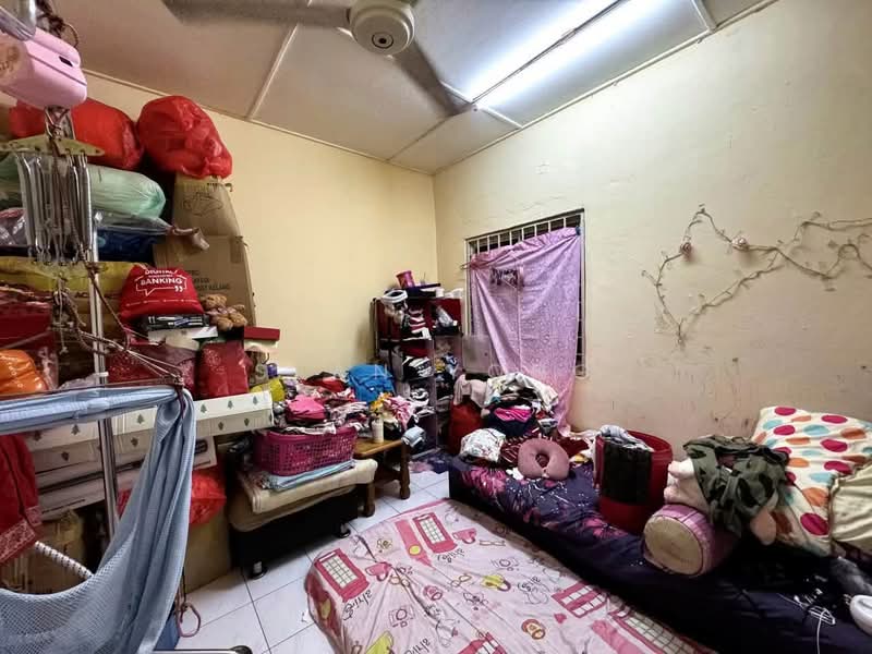 Rumah Teres 1 Tingkat untuk Dijual di Desa Jaya Kepong (Kepong) - Sean Yong - Bedroom - PropertyGuru.com.my
