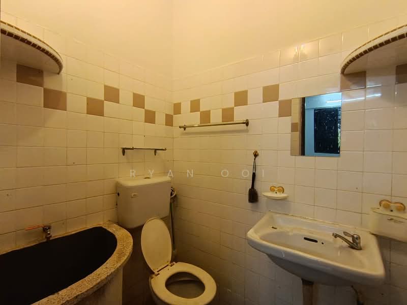 1-storey Terraced House for Sale in Taman Setar (Alor Setar) - Ryan Ooi - Bathroom - PropertyGuru.com.my
