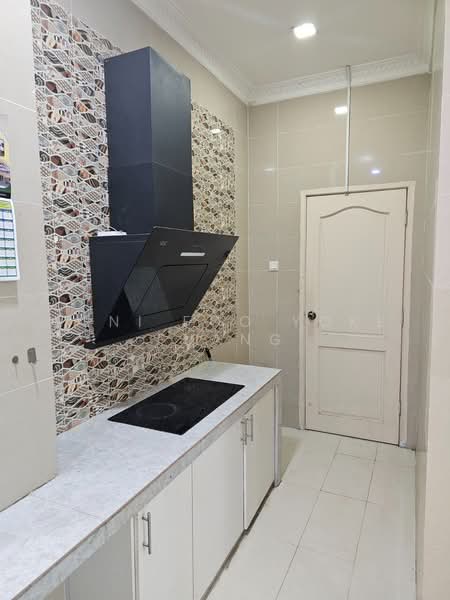 3-storey Terraced House for Rent in Setia Alam (Selangor) - Veni Foo Yoke Fuang - Kitchen - PropertyGuru.com.my