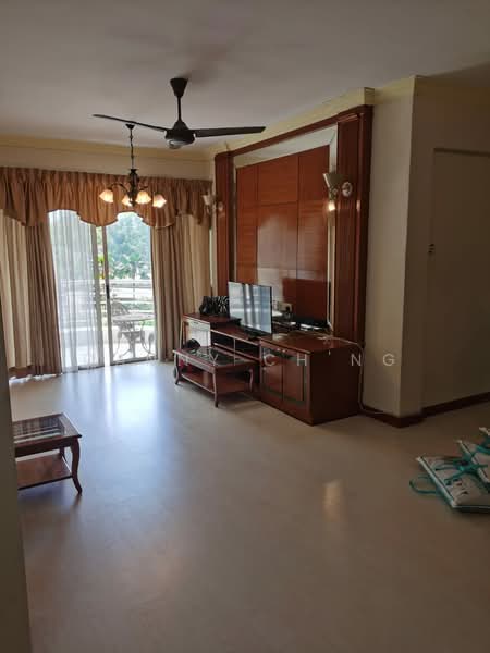 Kondominium untuk Dijual di Gold Coast Resort Condominium - Danny Ch'ng - Living Room - PropertyGuru.com.my
