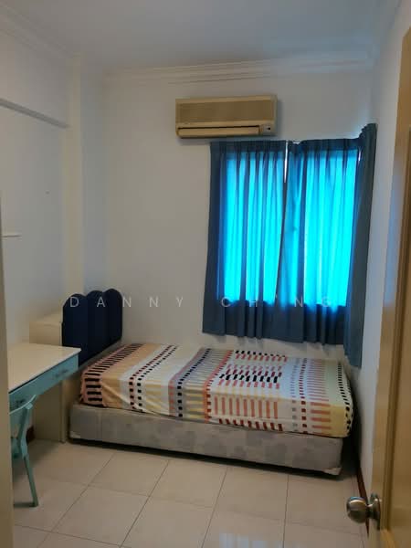 Kondominium untuk Dijual di Gold Coast Resort Condominium - Danny Ch'ng - Bedroom - PropertyGuru.com.my