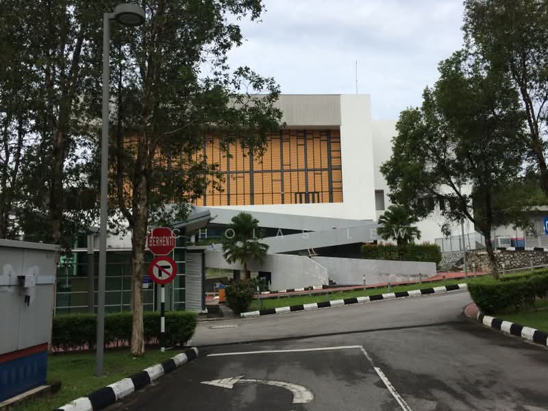 Townhouse for Sale in Seri Kembangan (Selangor) - Nicholas Lew - Exterior - PropertyGuru.com.my