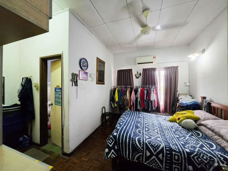 Rumah Teres 2 Tingkat untuk Dijual di Bandar Kinrara Seksyen 1 (Bandar Kinrara) - Zul Syafiq - Bedroom - PropertyGuru.com.my