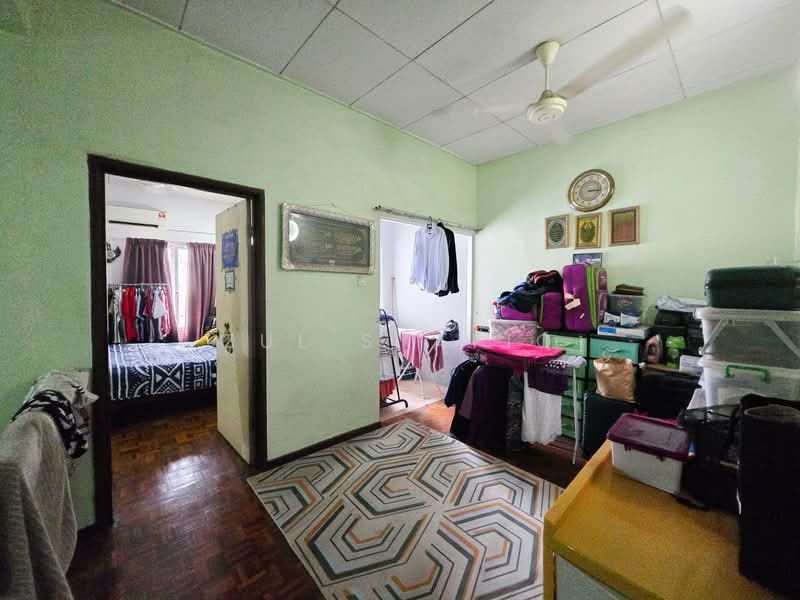Rumah Teres 2 Tingkat untuk Dijual di Bandar Kinrara Seksyen 1 (Bandar Kinrara) - Zul Syafiq - Bedroom - PropertyGuru.com.my