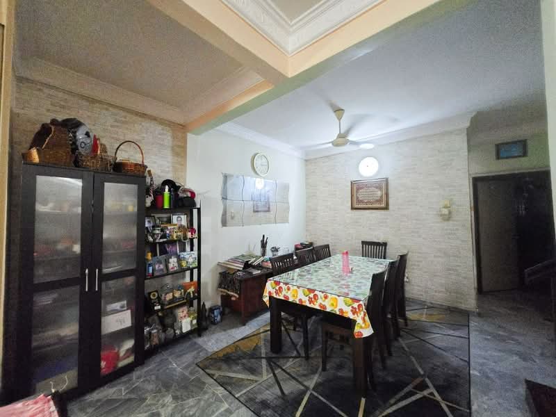 Rumah Teres 2 Tingkat untuk Dijual di Bandar Kinrara Seksyen 1 (Bandar Kinrara) - Zul Syafiq - Dining Room - PropertyGuru.com.my
