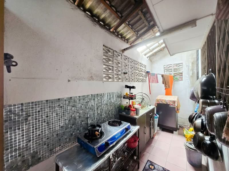 Rumah Teres 2 Tingkat untuk Dijual di Bandar Kinrara Seksyen 1 (Bandar Kinrara) - Zul Syafiq - Kitchen - PropertyGuru.com.my