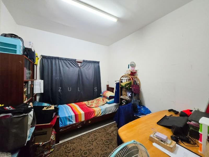 Rumah Teres 2 Tingkat untuk Dijual di Bandar Kinrara Seksyen 1 (Bandar Kinrara) - Zul Syafiq - Bedroom - PropertyGuru.com.my