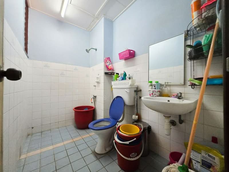 Rumah Teres 2 Tingkat untuk Dijual di Bandar Kinrara Seksyen 1 (Bandar Kinrara) - Zul Syafiq - Bathroom - PropertyGuru.com.my