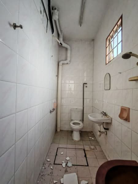 Rumah Teres 2 Tingkat untuk Dijual di Kampung Batu Muda (Batu Caves) - Desmond Tang - Bathroom - PropertyGuru.com.my