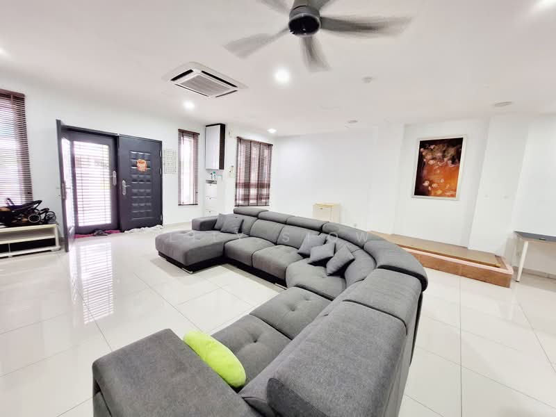 Rumah Teres 3-Tingkat untuk Dijual di Puchong (Selangor) - Lily Siow - Living Room - PropertyGuru.com.my