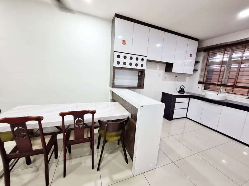 Rumah Teres 3-Tingkat untuk Dijual di Puchong (Selangor) - Lily Siow - Kitchen - PropertyGuru.com.my