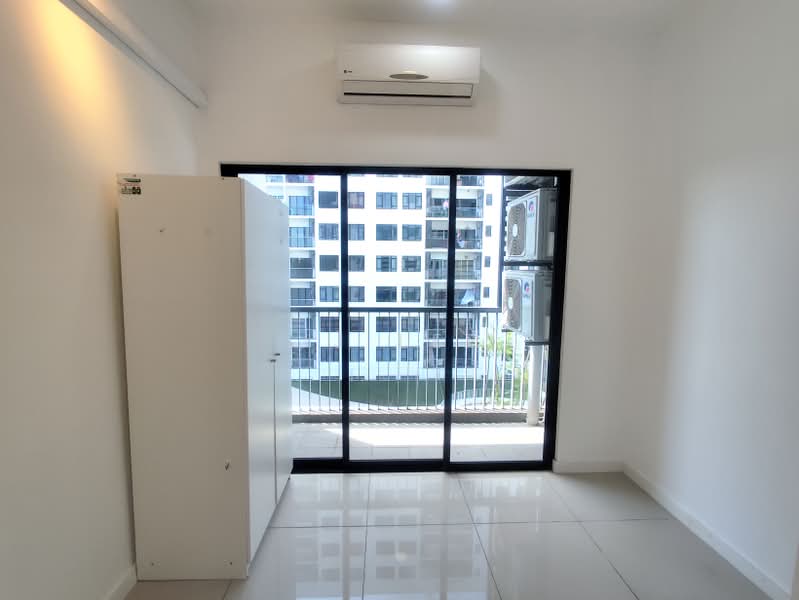Kondominium untuk Disewa di The Greens @ Subang West - JJ Lee - Balcony - PropertyGuru.com.my