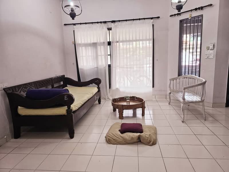 Rumah Teres 2 Tingkat untuk Dijual di Seri Utama Damansara (Kota Damansara) - Esther Lim - Living Room - PropertyGuru.com.my