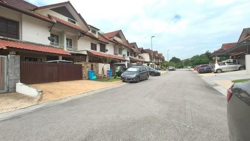 2-storey Terraced House for Sale in Seksyen U8 (Shah Alam) - Hannee Tay - Exterior - PropertyGuru.com.my