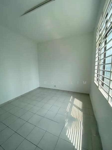 Pangsapuri untuk Dijual di Pangsapuri Lagoon Perdana - Sharon Lim - bedroom - PropertyGuru.com.my