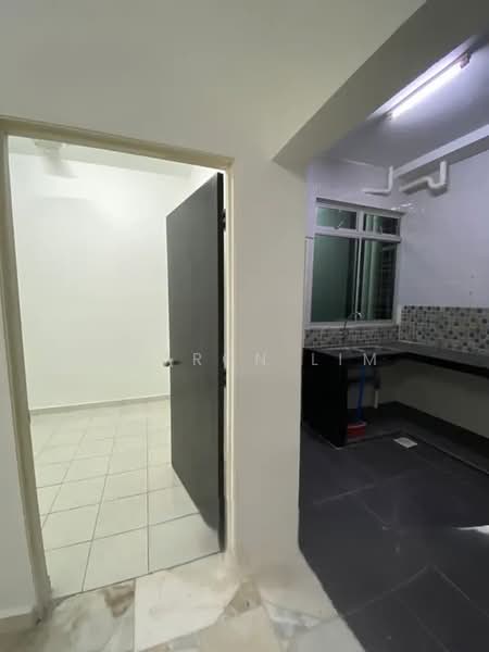 Pangsapuri untuk Dijual di Pangsapuri Lagoon Perdana - Sharon Lim - bedroom - PropertyGuru.com.my