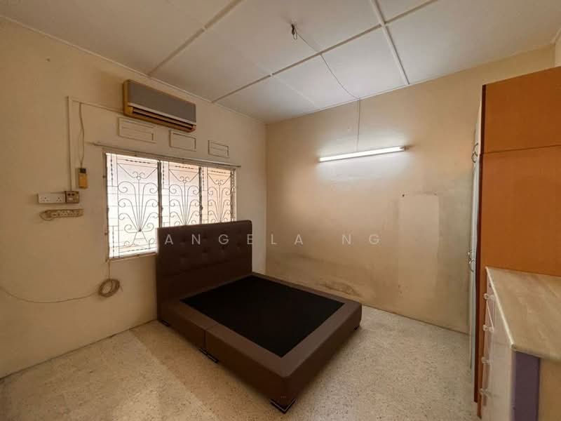 1-storey Terraced House for Rent in Taman Abad (Johor Bahru) - Angela Ng - Bedroom - PropertyGuru.com.my