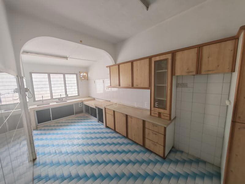 2-storey Terraced House for Rent in Taman Overseas Union (Taman Oug) (Jalan Klang Lama (Old Klang Road)) - Bobo Lee - Kitchen - PropertyGuru.com.my
