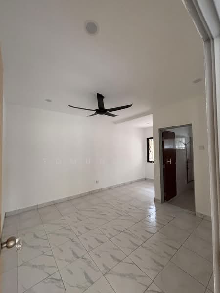 2-storey Terraced House for Sale in Taman Desa Tebrau (Tebrau) - Edmund Loh - Living Room - PropertyGuru.com.my