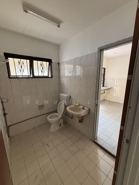 2-storey Terraced House for Sale in Taman Desa Tebrau (Tebrau) - Edmund Loh - Bathroom - PropertyGuru.com.my