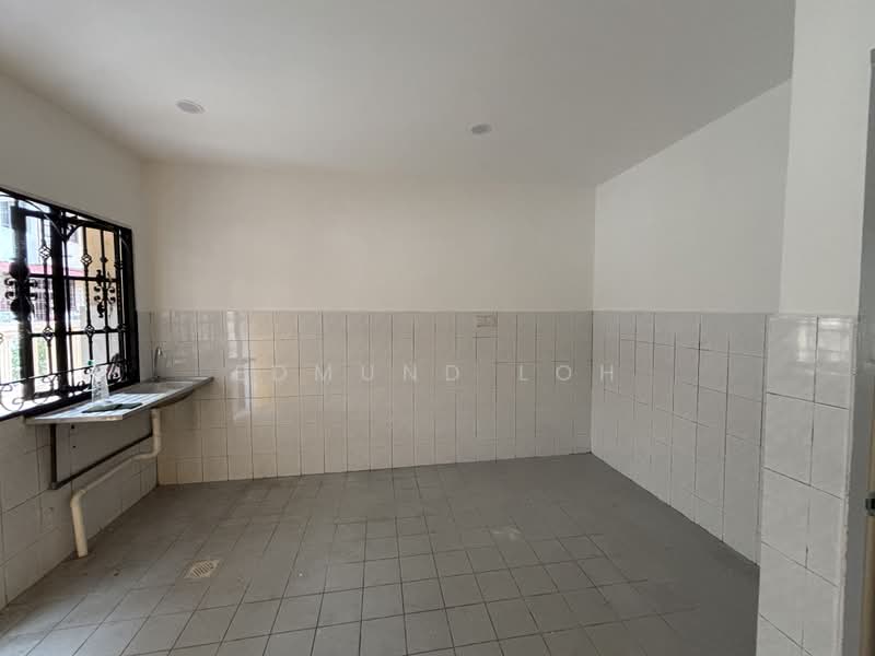 2-storey Terraced House for Sale in Taman Desa Tebrau (Tebrau) - Edmund Loh - Kitchen - PropertyGuru.com.my