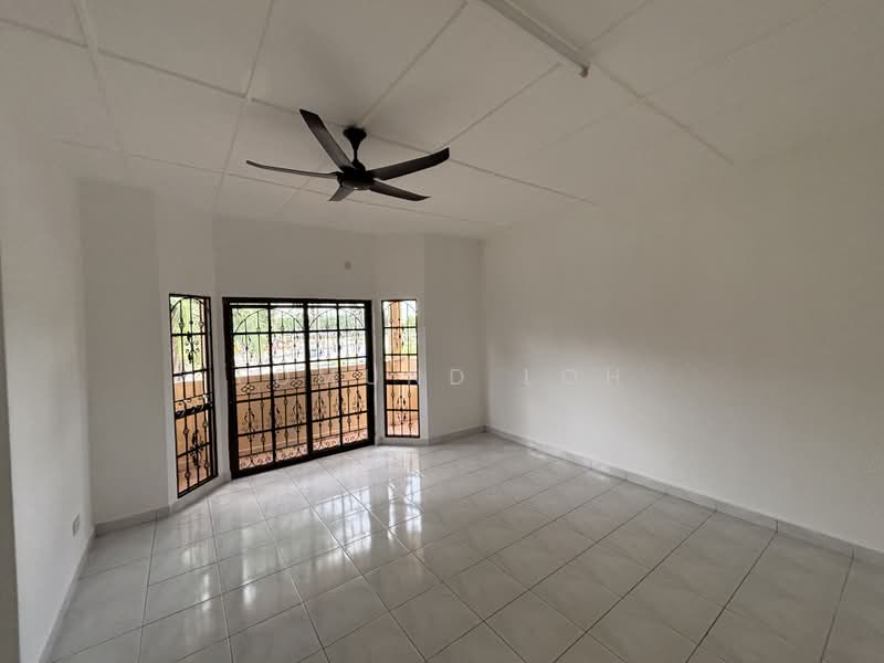 2-storey Terraced House for Sale in Taman Desa Tebrau (Tebrau) - Edmund Loh - Living Room - PropertyGuru.com.my