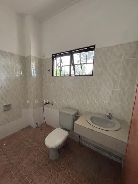 2-storey Terraced House for Sale in Taman Desa Tebrau (Tebrau) - Edmund Loh - Bathroom - PropertyGuru.com.my
