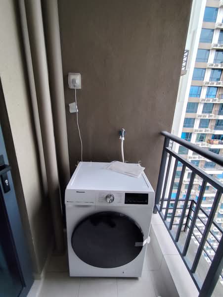 Servis Apartment untuk Disewa di Aradia Residence @ Lake City KL North - JJ Lee - Balcony - PropertyGuru.com.my