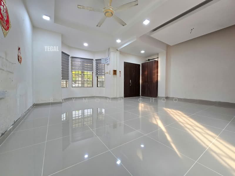 Rumah Teres 2 Tingkat untuk Dijual di Bandar Puteri Klang (Klang) - Raymond Choo - Living Room - PropertyGuru.com.my