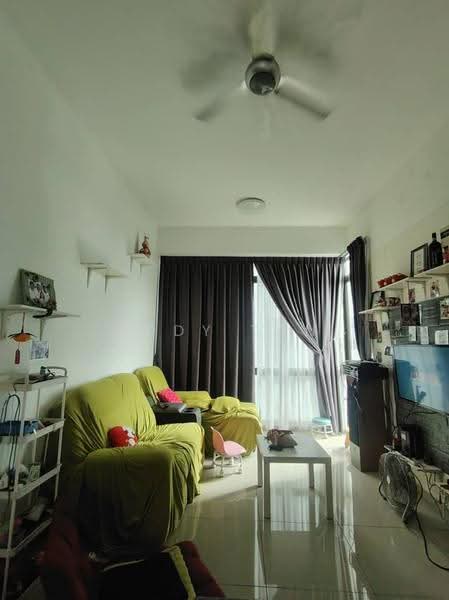 Kediaman Servis untuk Dijual di Wave @ Marina Cove - Eddy Tan - Living Room - PropertyGuru.com.my
