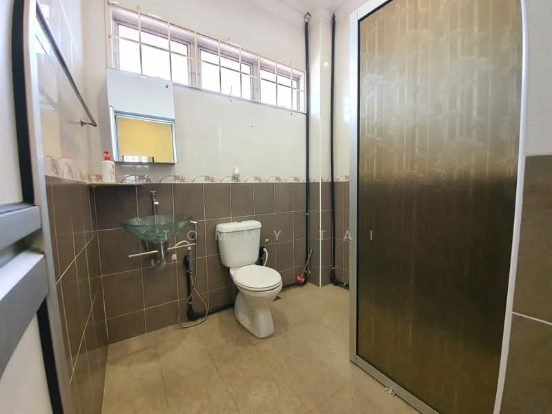 Rumah Berkembar untuk Dijual di Perling (Skudai) - Tommy Tai - Bathroom - PropertyGuru.com.my