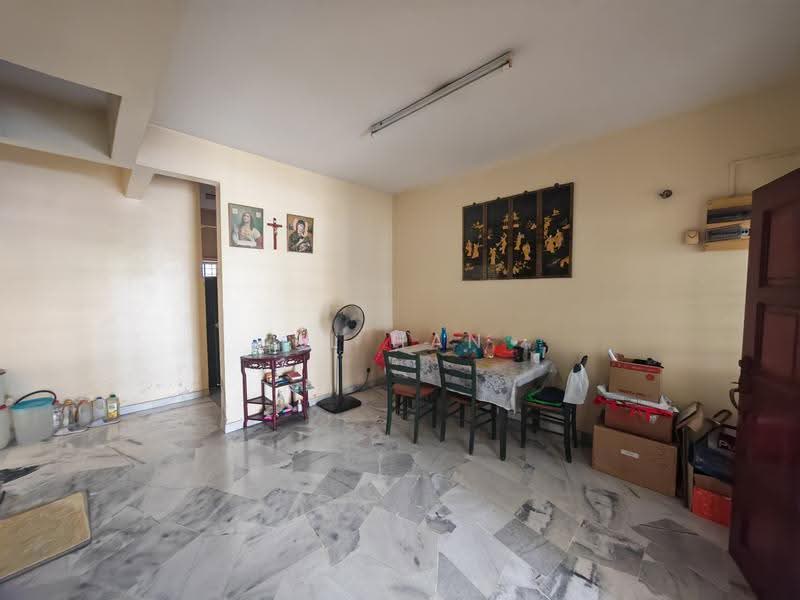 Rumah Teres 2-Tingkat untuk Dijual di Usj 11 (Subang Jaya) - RL Han - Living Room - PropertyGuru.com.my