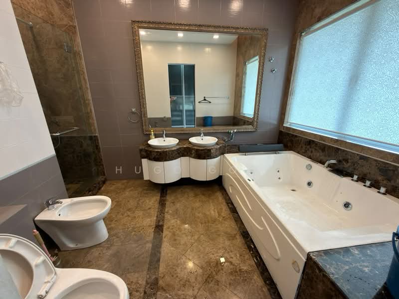 Bungalow for Rent in Bluwater Estate (Seri Kembangan) - Hugo Gooi - Bathroom - PropertyGuru.com.my