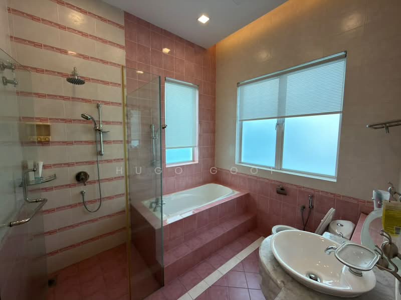 Rumah Banglo untuk Dijual di Bluwater Estate (Seri Kembangan) - Hugo Gooi - Bathroom - PropertyGuru.com.my